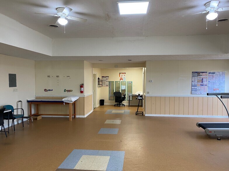 More Photos Of 1721 N King St, Hampton Daycare Center For Lease