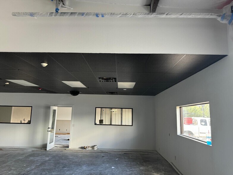 More Photos Of 1210 SE Walton Blvd, Bentonville Freestanding For Lease
