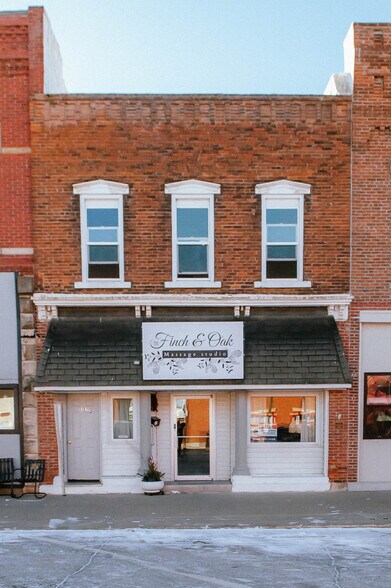 More Photos Of 112-116 E Court Ave, Winterset Storefront Retail Residential For Sale