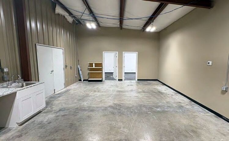 More Photos Of 635 State Highway 46 E, Boerne Industrial For Lease