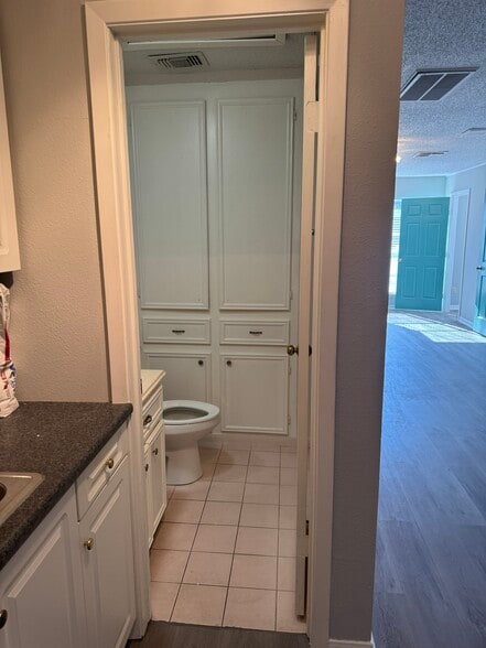 More Photos Of 2302 45th St, Galveston Office For Lease