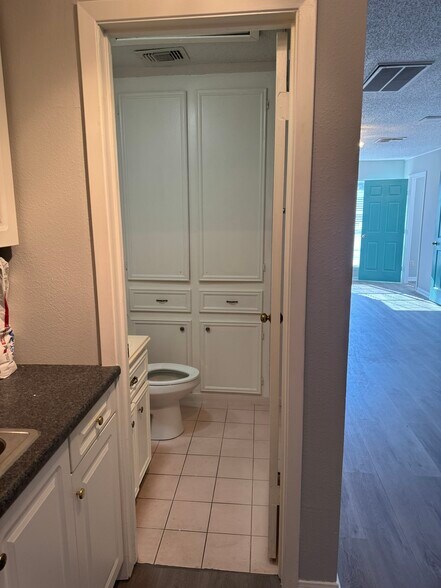 More Photos Of 2302 45th St, Galveston Office For Lease