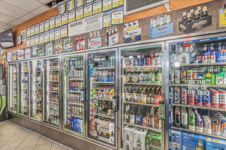 More Photos Of 535 Vanderbilt Ave, Staten Island Carwash For Sale