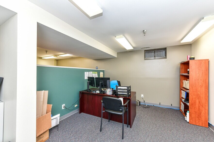 More Photos Of 1640 N Ritter Ave, Indianapolis Medical For Lease