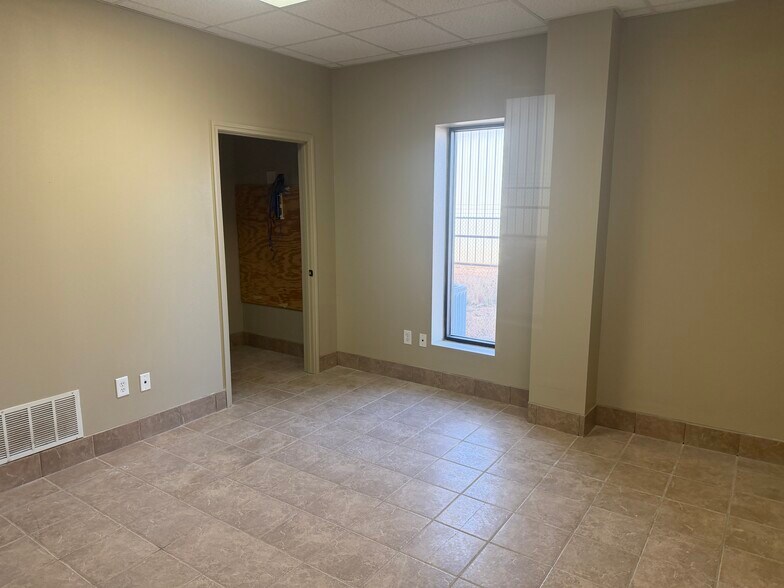 More Photos Of 4200 County Road 72 rd, Midland Warehouse For Lease