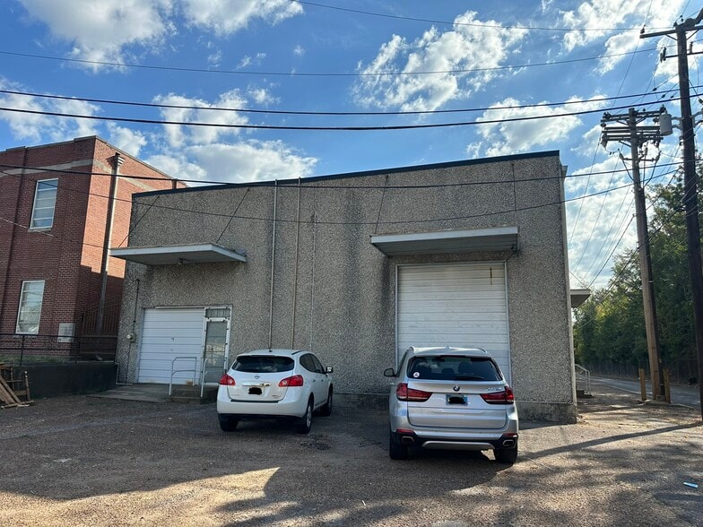 More Photos Of 610 National St, Memphis Freestanding For Lease