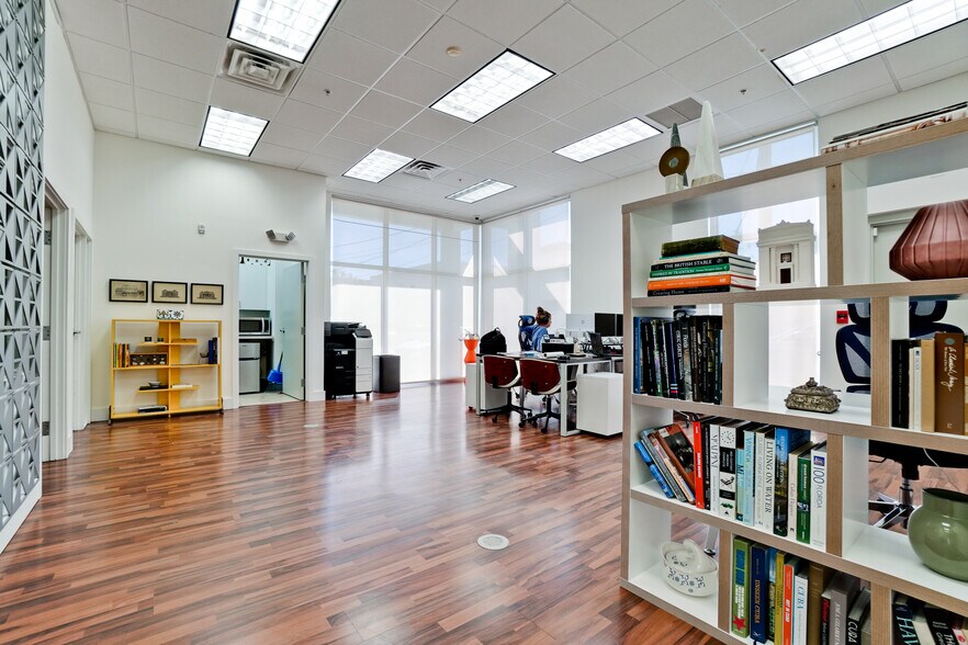 More Photos Of 2170 Main St, Sarasota Loft Creative Space For Sale