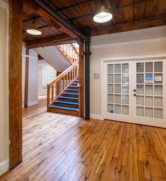More Photos Of 113 Church St, Marietta Unknown For Sale
