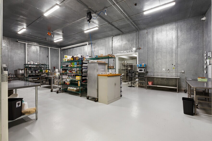 More Photos Of 875 Creel St, Melbourne Warehouse For Lease