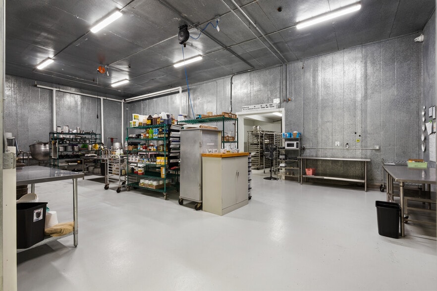 More Photos Of 875 Creel St, Melbourne Warehouse For Lease