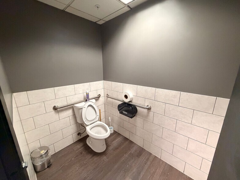 More Photos Of 100 N 12th St, Lincoln Office Residential For Sale