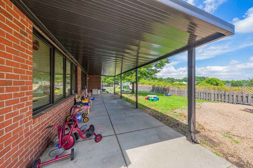 More Photos Of 1004 Old Plank Rd, High Point Daycare Center For Sale