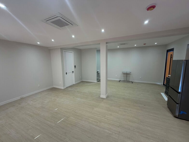 More Photos Of 12-36 31st Dr, Long Island City Storefront Retail Residential For Lease