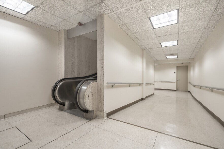 More Photos Of 55-75 Erieview Plz, Cleveland Office For Sale