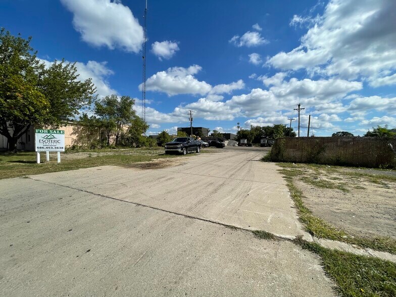 More Photos Of 35100 Mound Rd, Sterling Heights Land For Lease