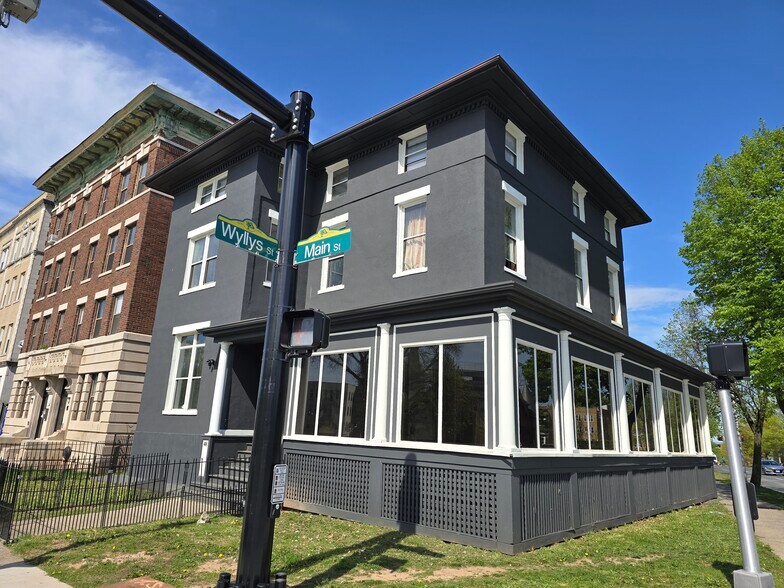 More Photos Of 48-50 Main St, Hartford Office Residential For Sale