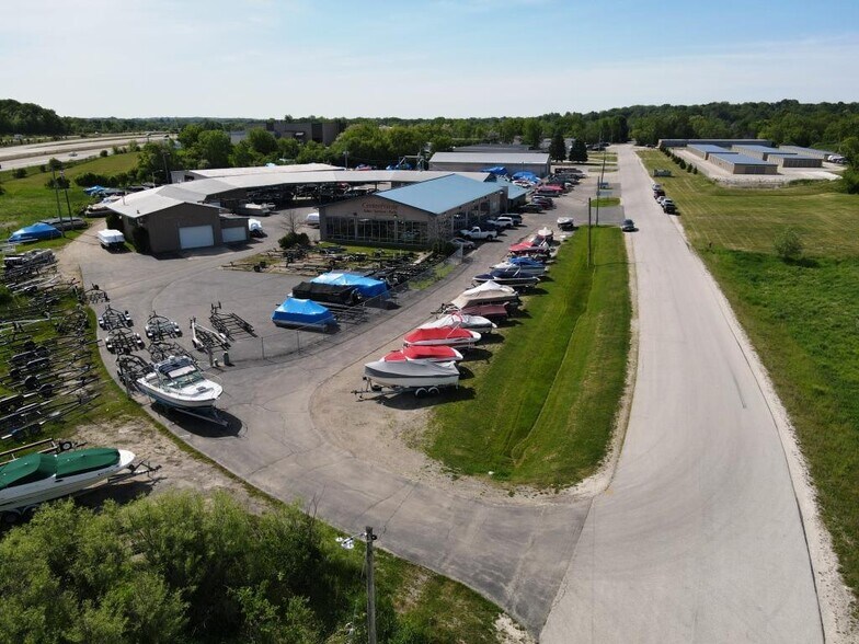 More Photos Of 400 Sussex St, Pewaukee Freestanding For Sale