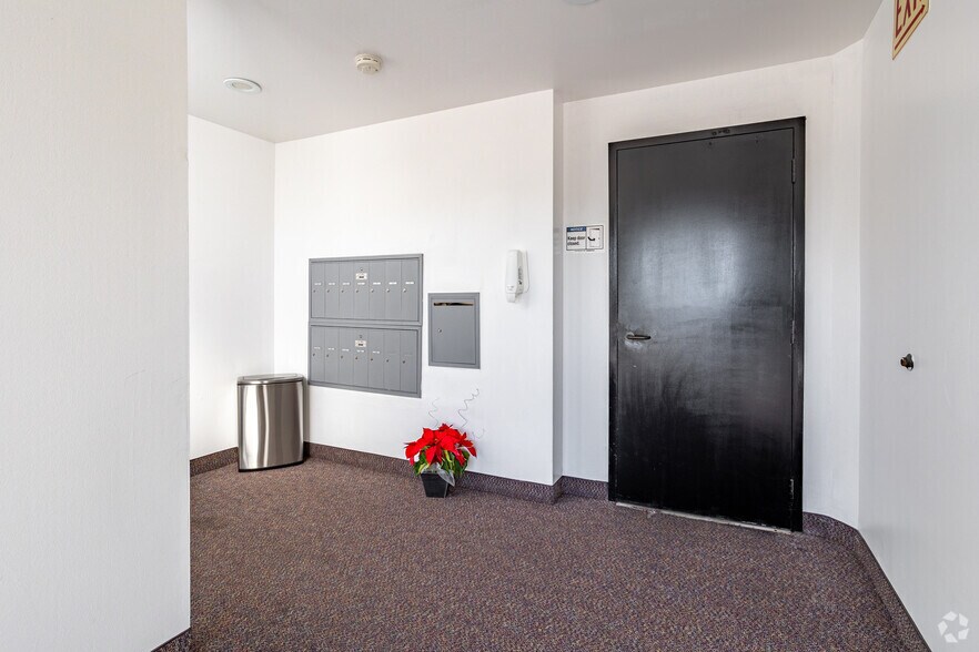 More Photos Of 105 Crescent Bay Dr, Laguna Beach Office For Lease