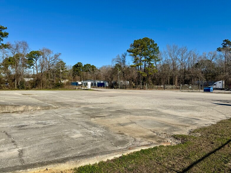 More Photos Of 6643 Jet Park Dr, North Charleston Warehouse For Lease