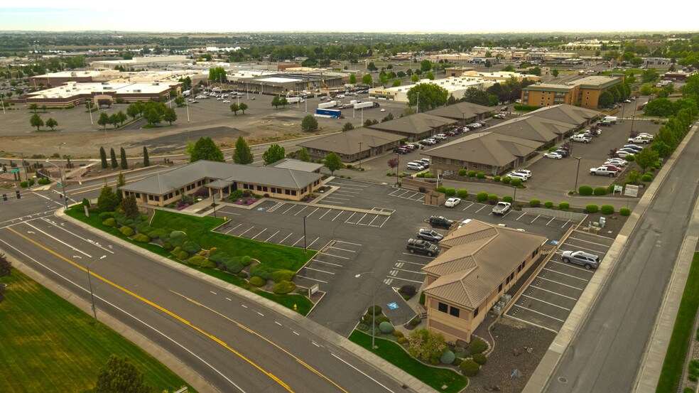 More Photos Of 1110 N Center Pky, Kennewick Office For Lease