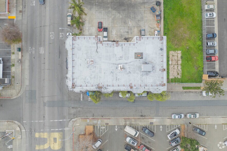 More Photos Of 315 25th St, Richmond Apartments For Sale