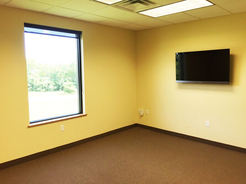 More Photos Of 150A Andover St, Danvers Office For Lease