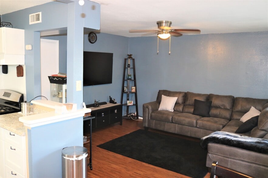 More Photos Of 216 Lucas St, San Antonio Apartments For Sale
