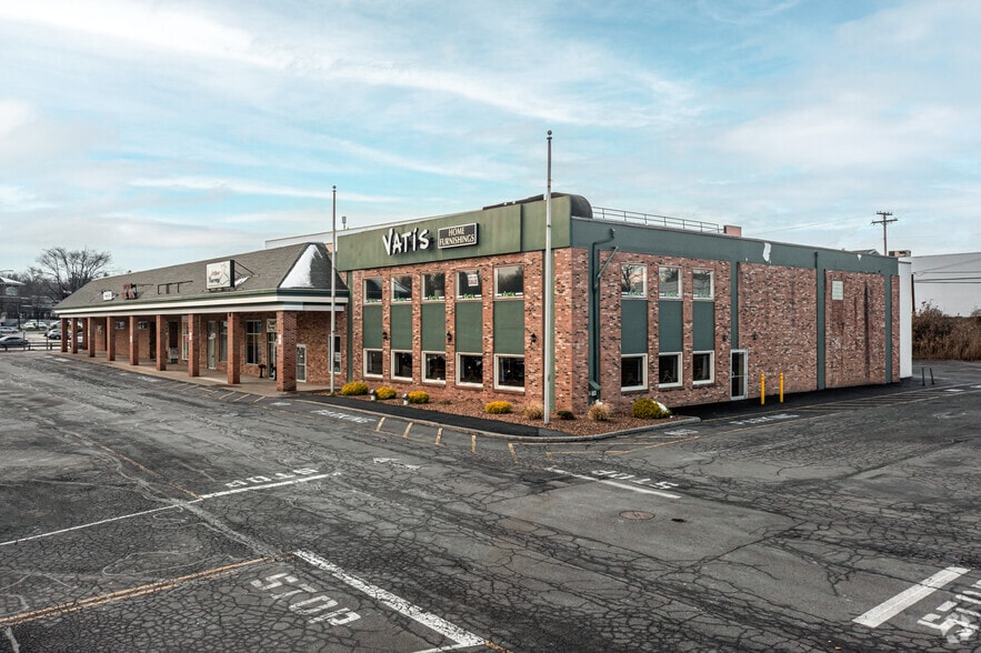 More Photos Of 3400 Monroe Ave, Rochester Unknown For Lease