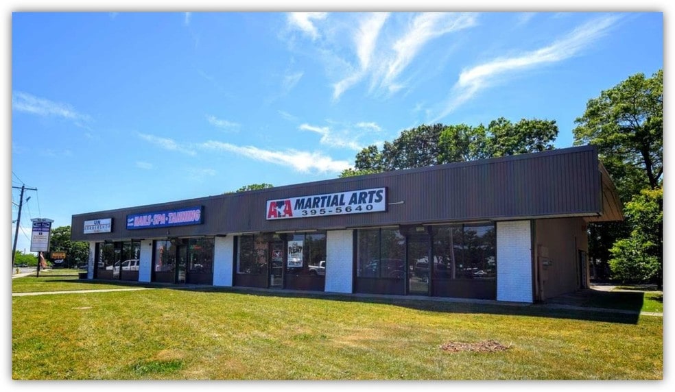 Primary Photo Of 164 Margin Dr W, Shirley General Retail For Sale