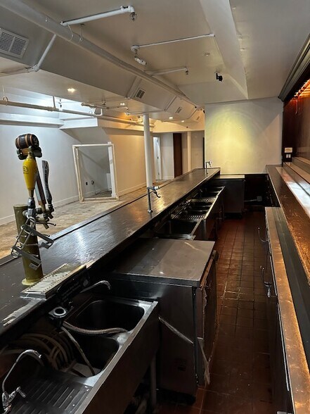 More Photos Of 277 Church St, New York Storefront Retail Residential For Lease