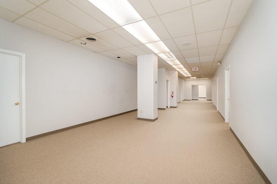 More Photos Of 3718 Old Battleground Rd, Greensboro Flex For Sale