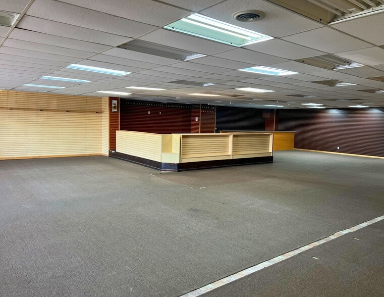 More Photos Of 6539 Two Notch Rd, Columbia Freestanding For Lease