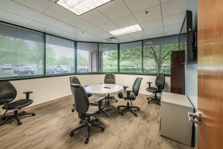 More Photos Of 11 Campus Blvd, Newtown Square Unknown For Lease