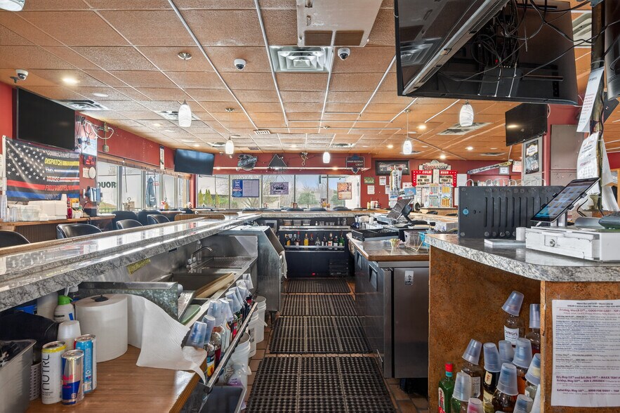 More Photos Of 17646 NE Central Ave, Ham Lake Restaurant For Sale