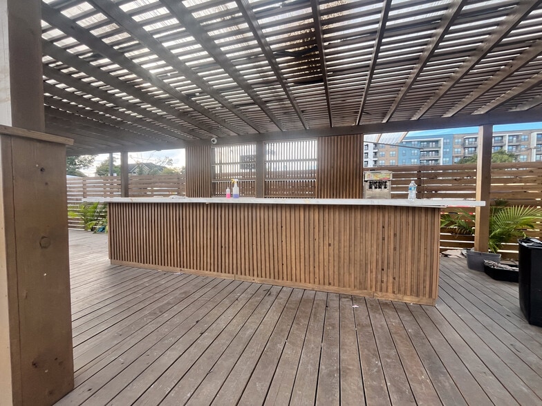 More Photos Of 5316 Washington Ave, Houston Bar For Lease