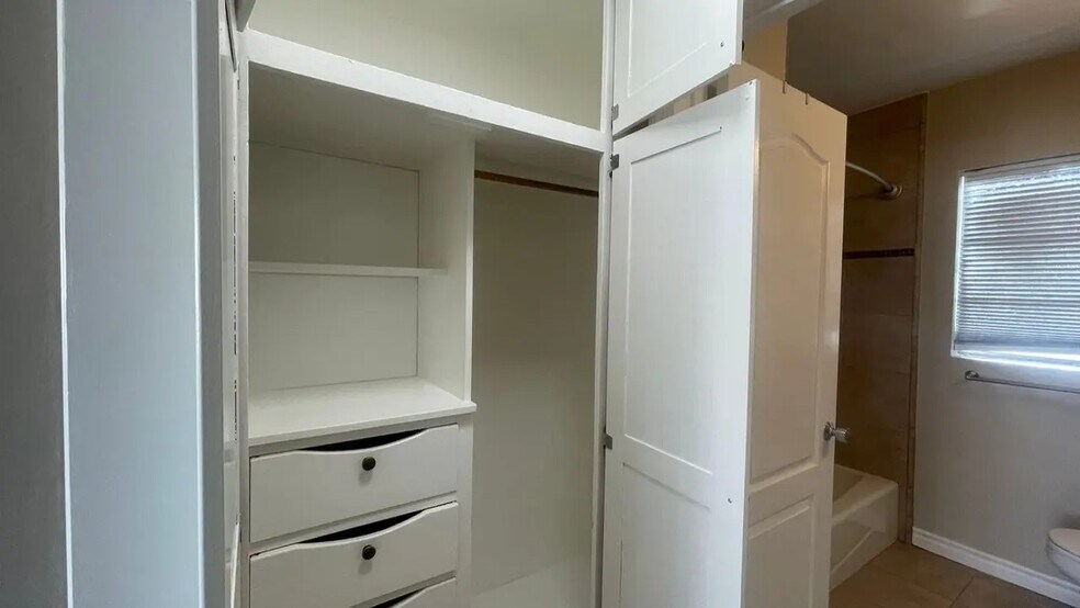 More Photos Of 1149 E 1st St, Long Beach Apartments For Sale