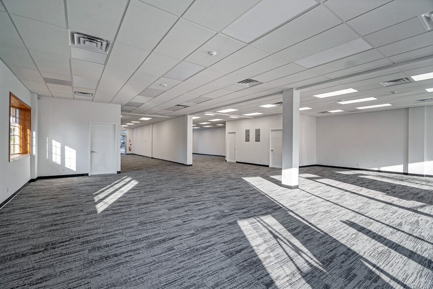 More Photos Of 81-83 E Main St, Elmsford Storefront Retail Office For Lease