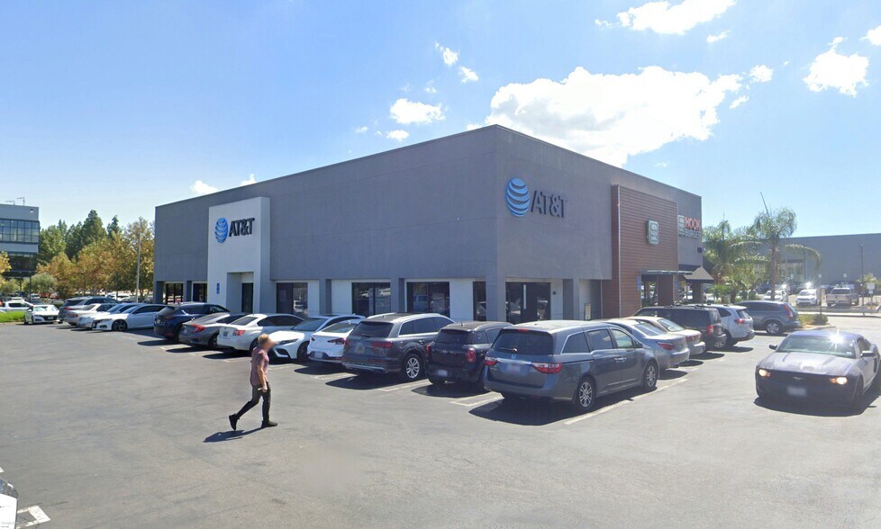 More Photos Of 6201-6203 Topanga Canyon Blvd, Woodland Hills Freestanding For Lease