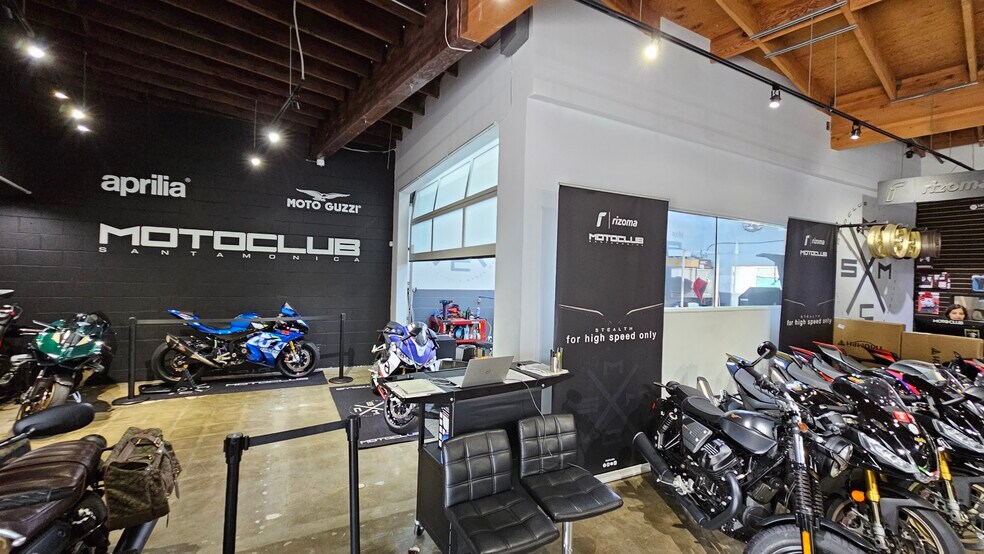 More Photos Of 2011-2013 Lincoln Blvd, Santa Monica General Retail For Sale