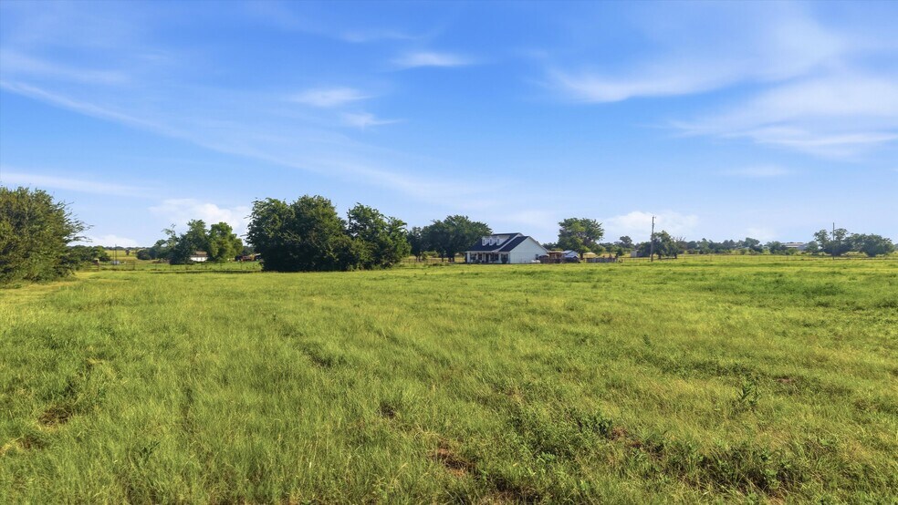 More Photos Of 1614 W Line Rd, Whitesboro Land For Sale