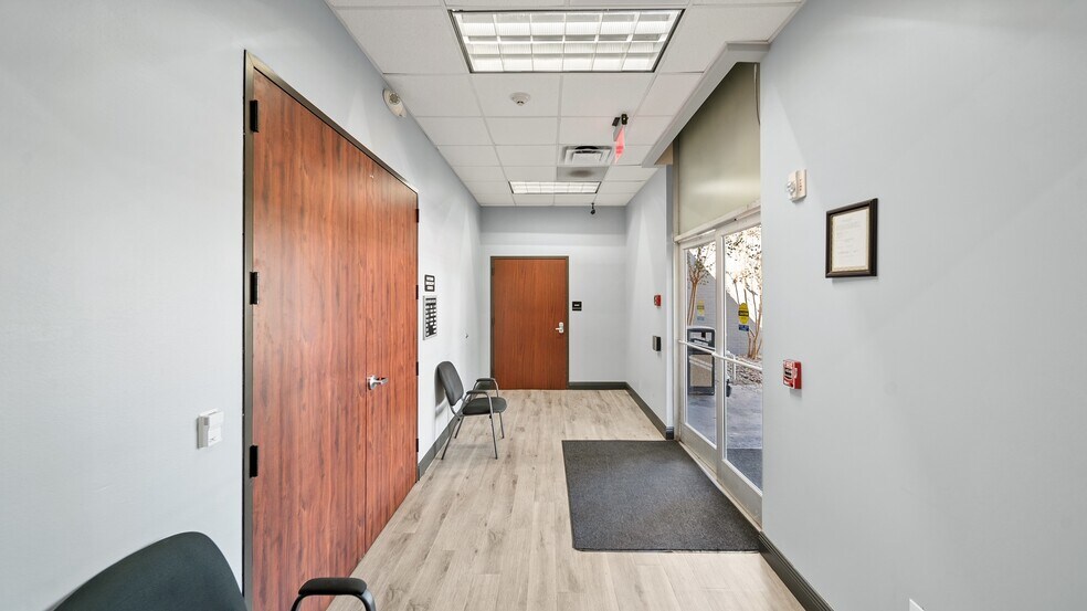More Photos Of 910 N Highway 146, Baytown Medical For Sale