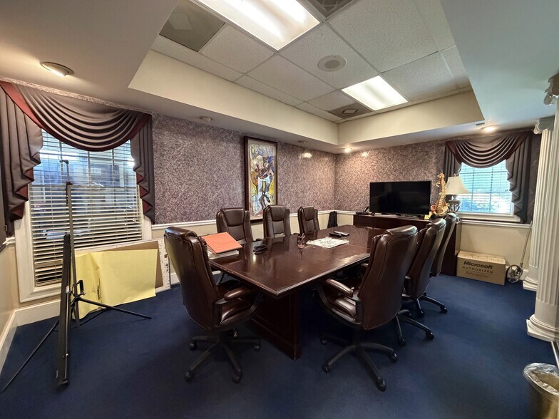 More Photos Of 3080 Campbellton Rd SW, Atlanta Office Residential For Sale
