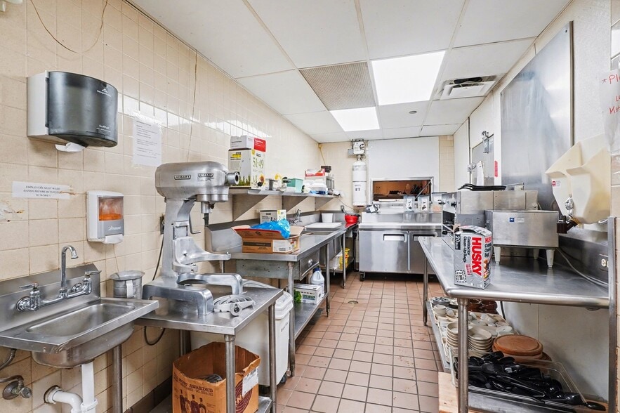 More Photos Of 1222 N US 23, East Tawas Restaurant For Sale