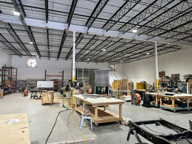 More Photos Of 4701-4755 NE 12th Ave, Oakland Park Warehouse For Lease
