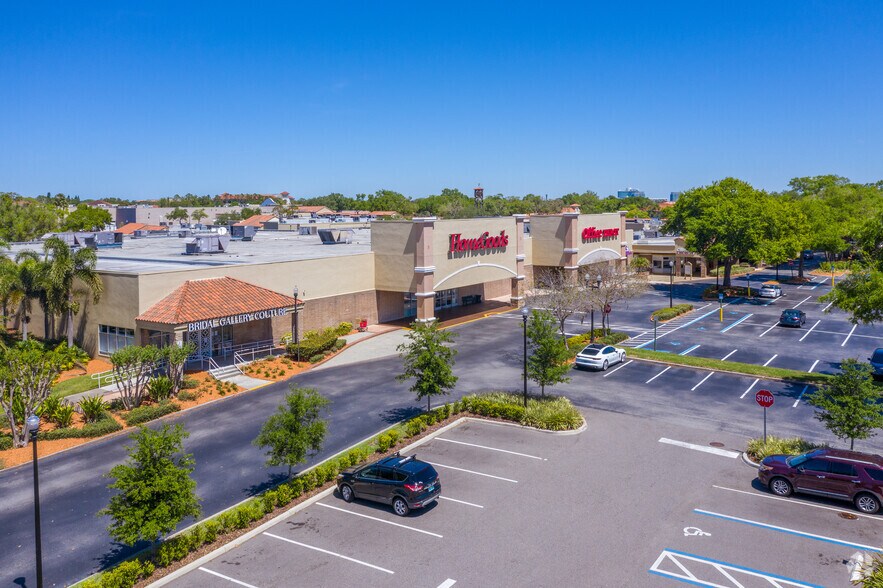 More Photos Of 7506-7524 Dr Phillips Blvd, Orlando Unknown For Lease