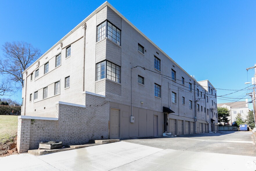 More Photos Of 1125 E Morehead St, Charlotte Office For Lease