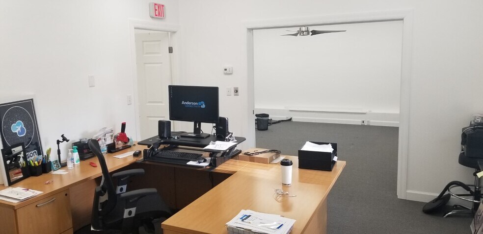 More Photos Of 174 Semoran Commerce Pl, Apopka Light Distribution For Lease