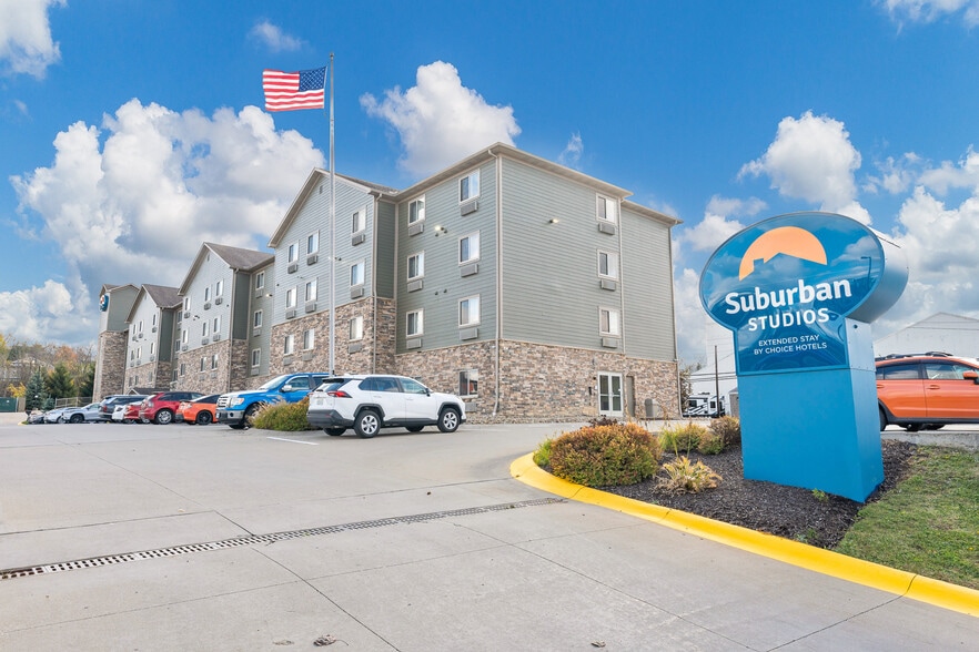 More Photos Of 975 Sheffield St, Washington Hotel For Sale