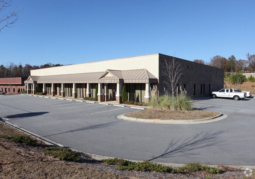 Primary Photo Of 4913 Summer Oak Dr, Buford Light Manufacturing For Lease