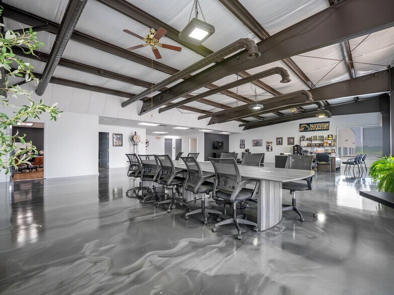 More Photos Of 26 Truck Tech Way, Shippensburg Auto Dealership For Sale